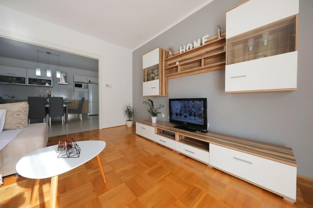 Luxury Apartment Petra With Private Pool Zadar Exterior foto